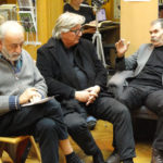 У публици, с лева: прим. Јован Николић, вајар Драган Радуновић и новинар Станко Стојиљковић