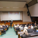 Публика у амфитеатру факултета