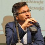 Др Милош Ковић говори на округлом столу