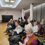 Публика на предавању, у сали 211 на Машинском факултету у Београду