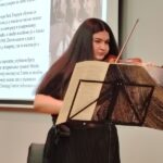 Катарина Васиљевић свира на виолини Николе Васића